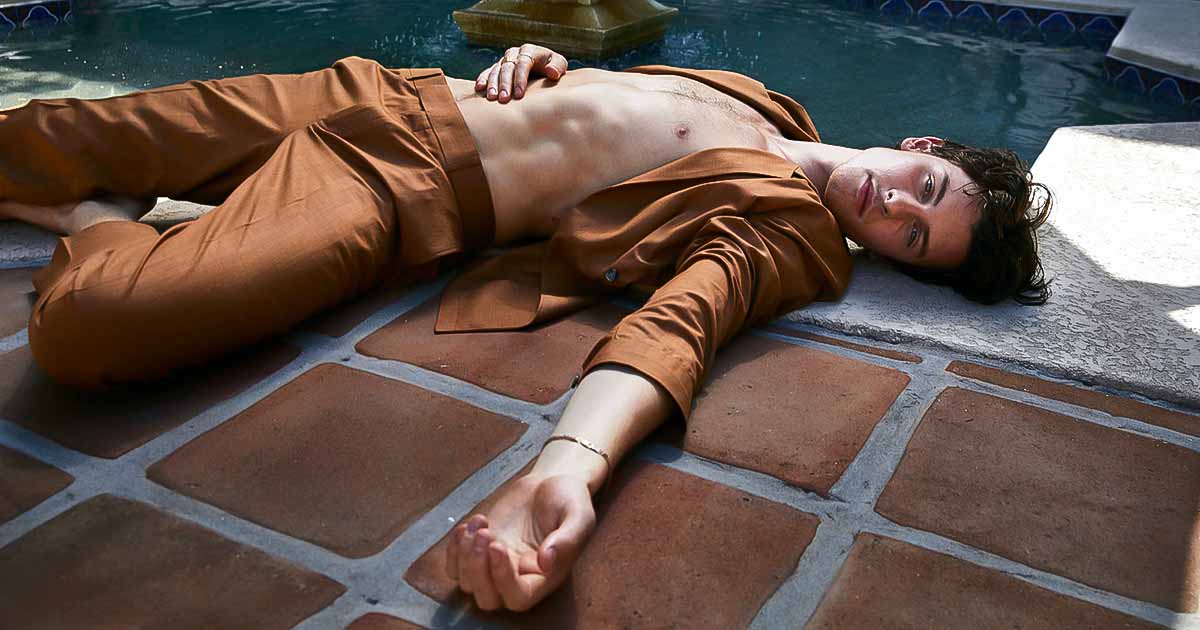 Shawn Mendes shirtless by the pool