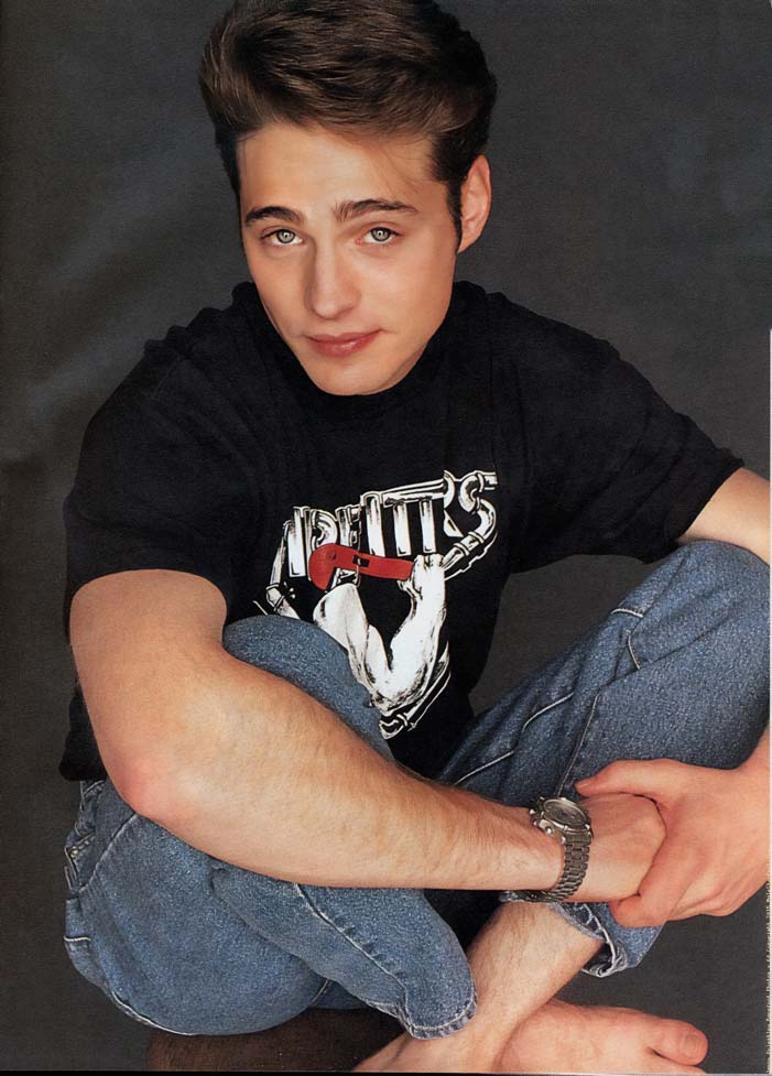 male actors from the 90s beautiful men 90s guys in the 90s Jason Priestley,